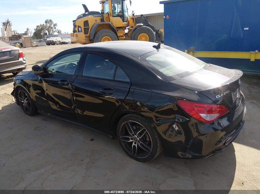 2019 MERCEDES-BENZ CLA 250 — zdjęcie 3