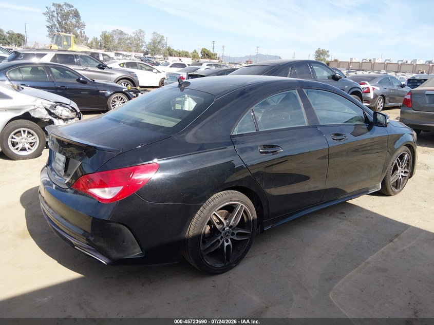 2019 MERCEDES-BENZ CLA 250 — zdjęcie 4