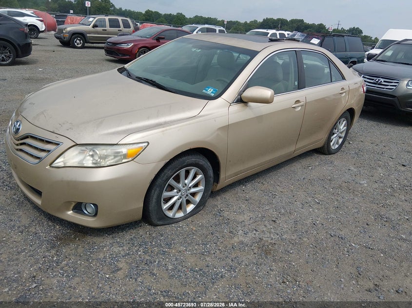 2011 TOYOTA CAMRY auction photo 2