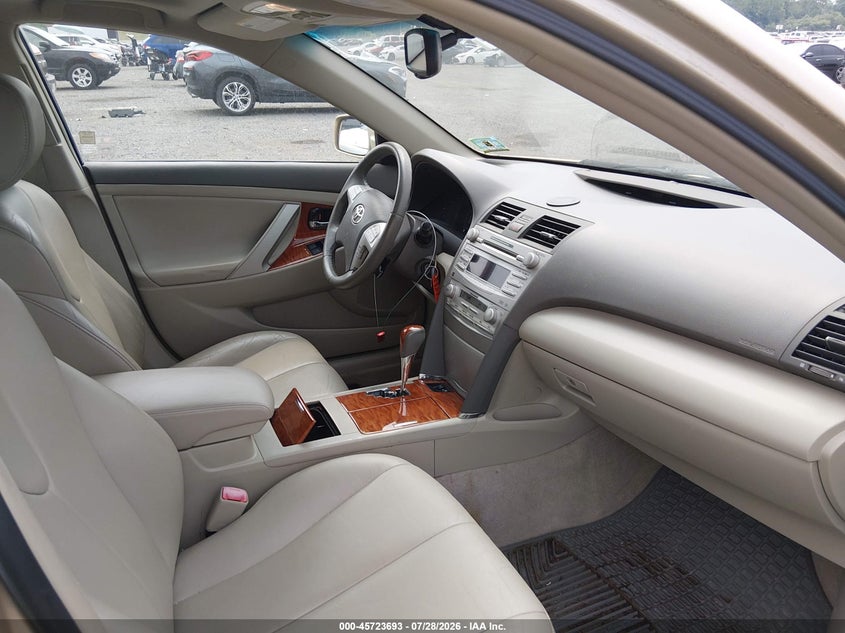 2011 TOYOTA CAMRY auction photo 5