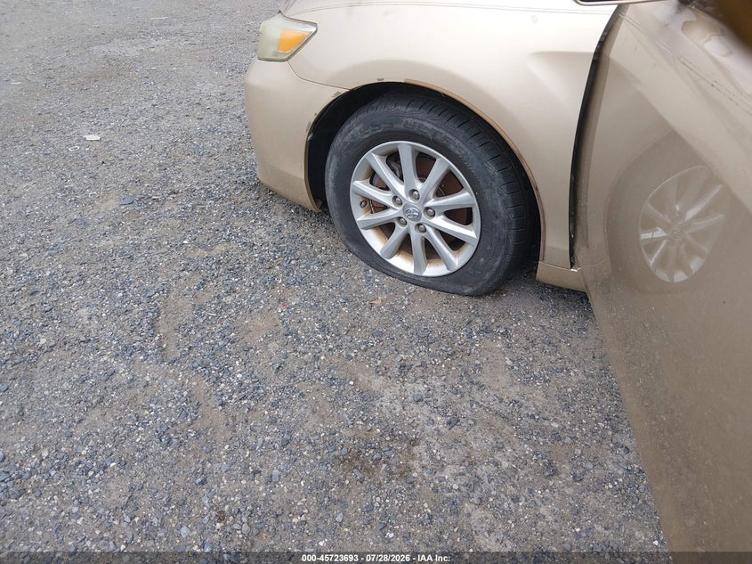 2011 TOYOTA CAMRY auction photo 6