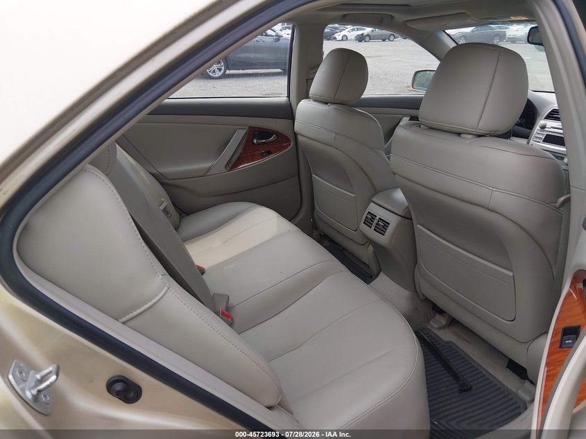 2011 TOYOTA CAMRY auction photo 8