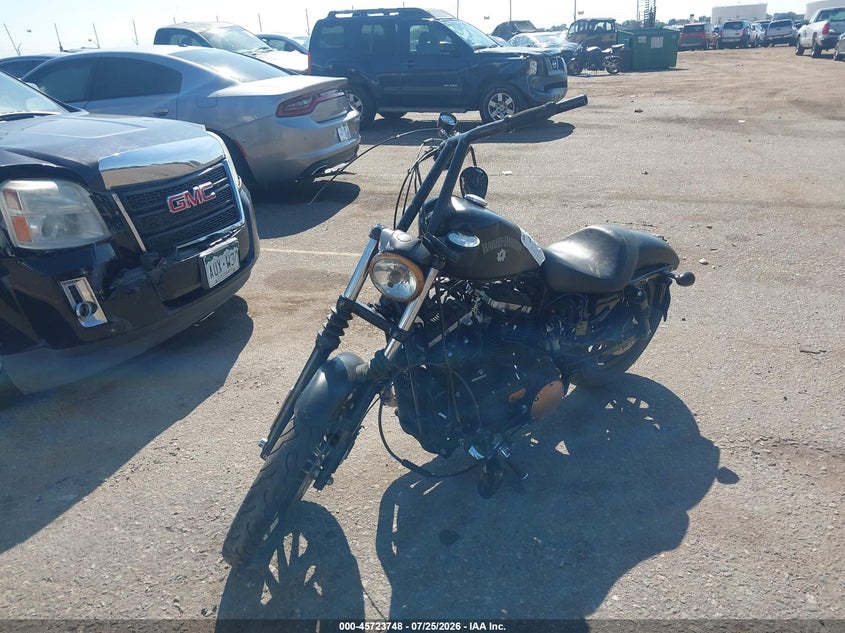 HARLEY-DAVIDSON XL883 2014