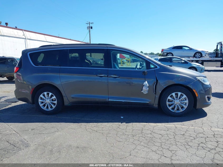 CHRYSLER PACIFICA - zdjęcie 13