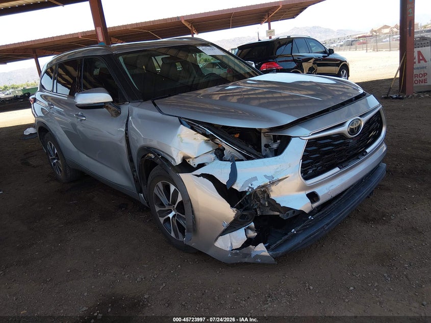 2021 Toyota Highlander  (VIN: 5TDGZRAH5MS537740)