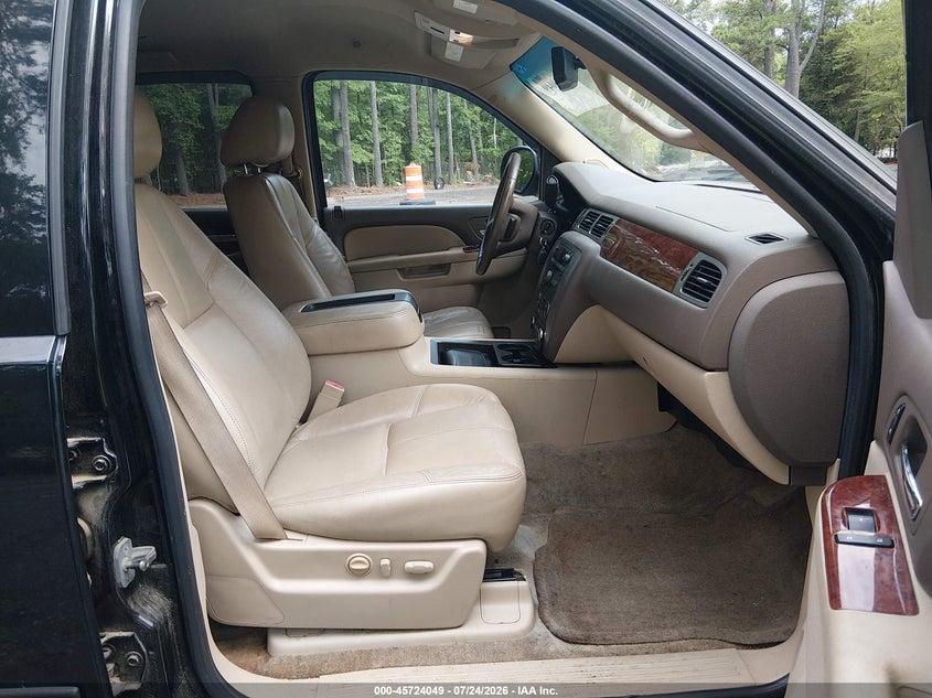 2011 GMC YUKON auction photo 5