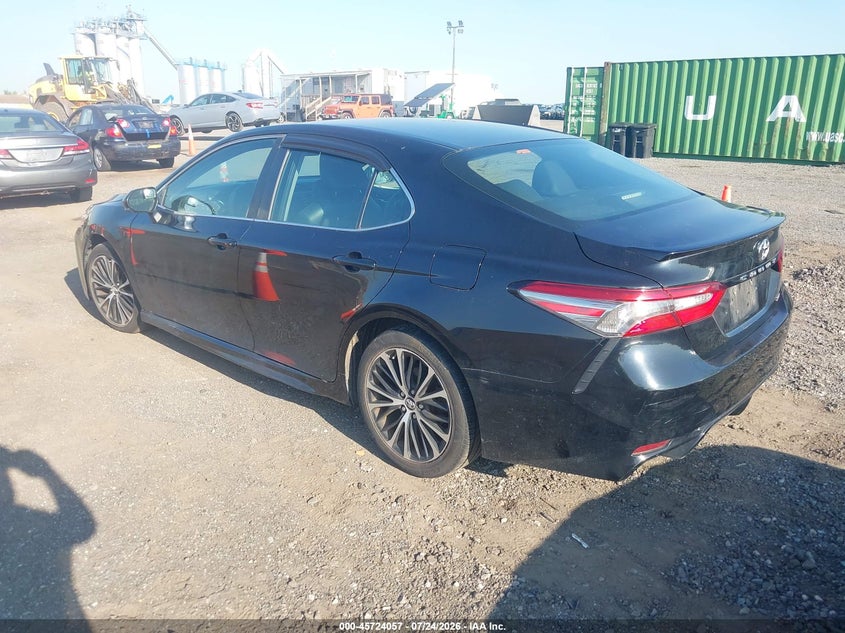 2018 TOYOTA CAMRY auction photo 3