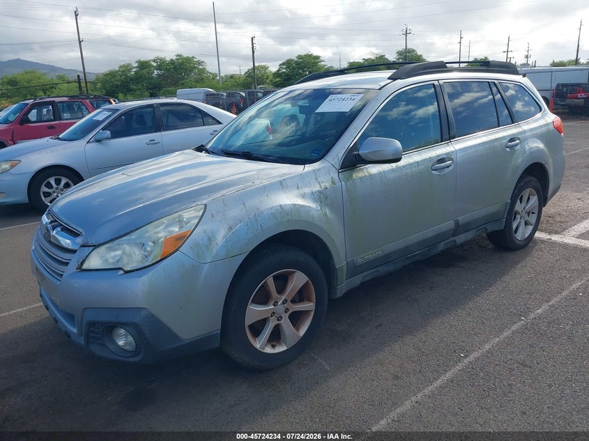 2013 SUBARU OUTBACK auction photo 2