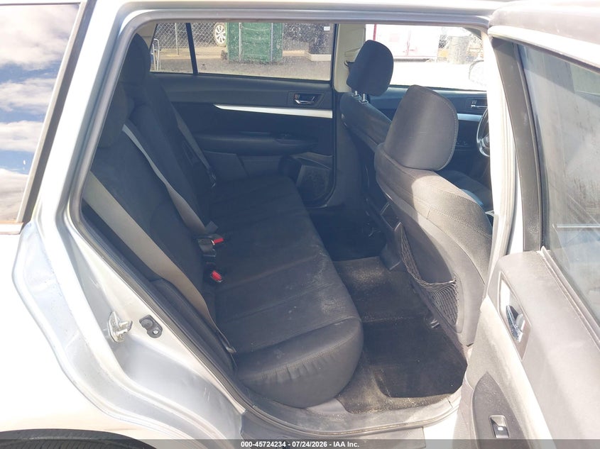 2013 SUBARU OUTBACK auction photo 8