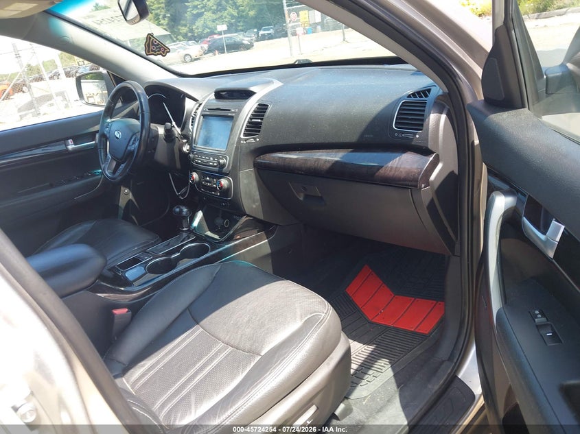 2014 KIA SORENTO auction photo 5