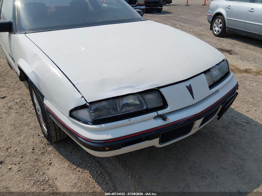 1990 PONTIAC GRAND PRIX auction photo 6