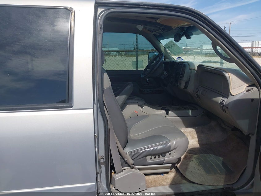 2000 GMC YUKON DENALI auction photo 5