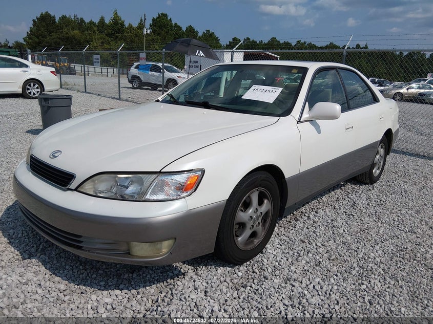 1998 LEXUS ES 300 auction photo 2
