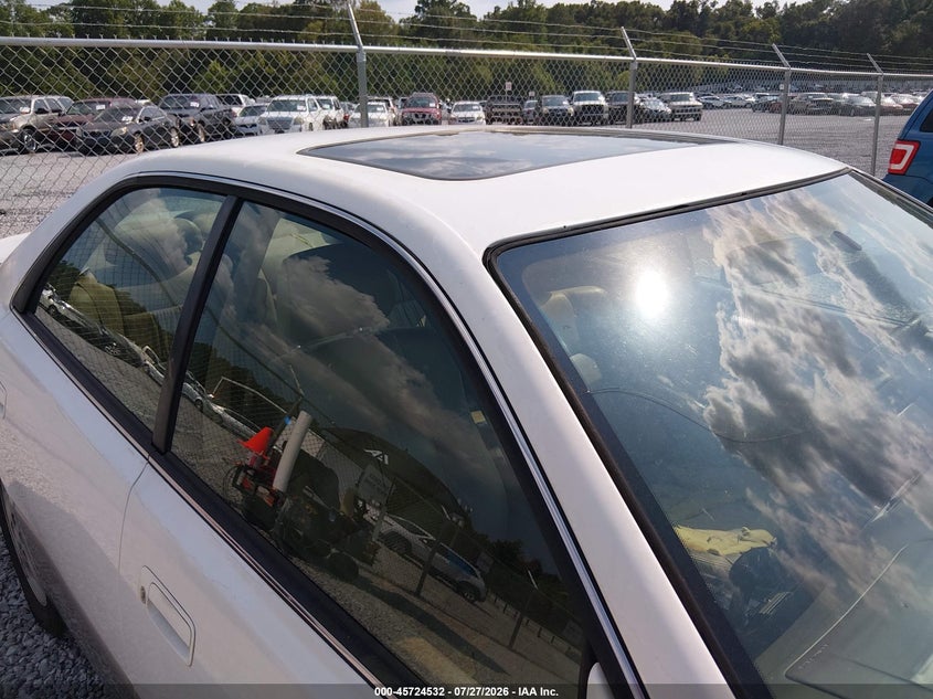 1998 LEXUS ES 300 auction photo 6