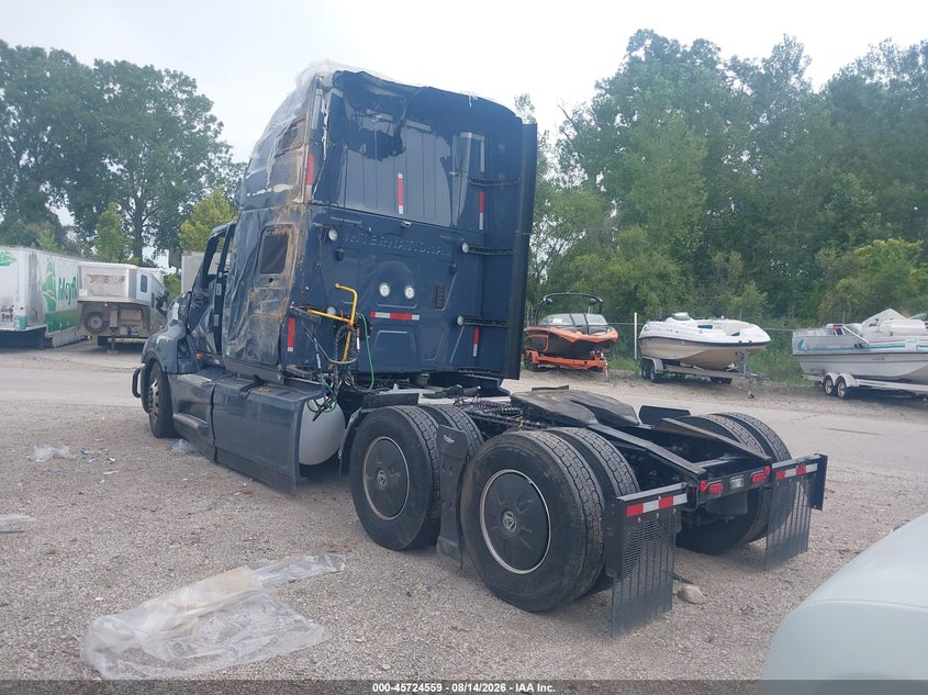 2025 INTERNATIONAL LT auction photo 3