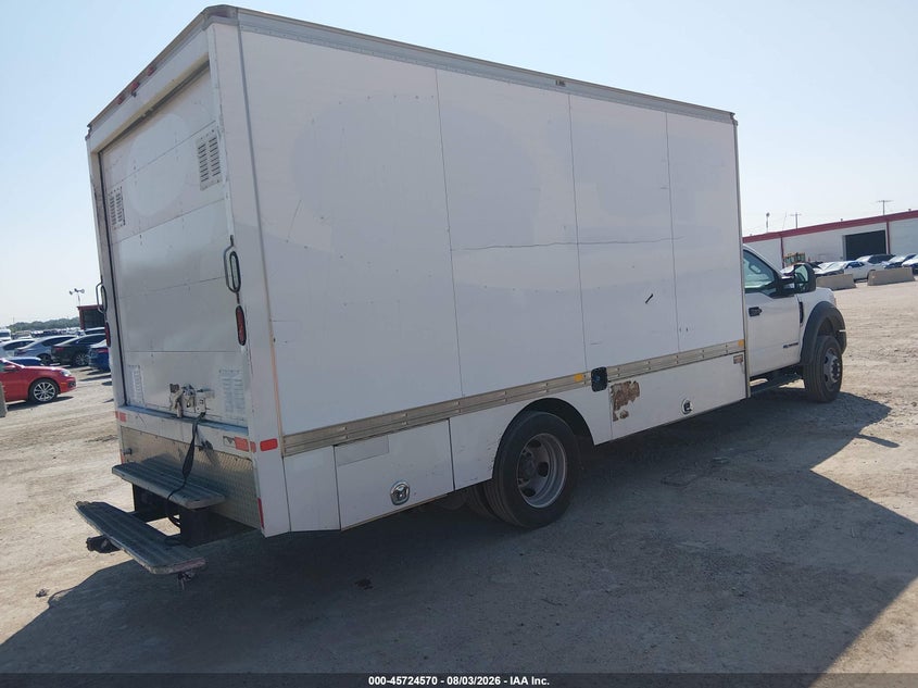 2017 FORD F-550 CHASSIS auction photo 4