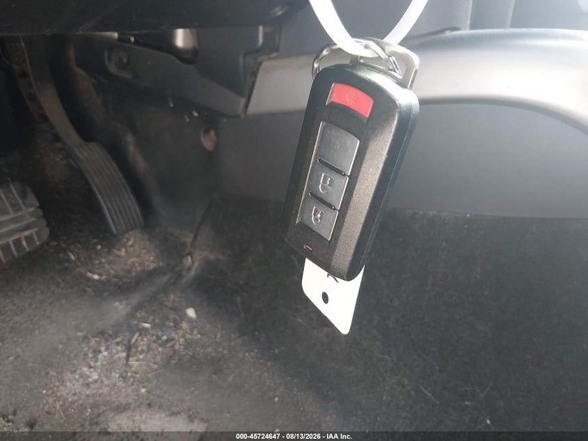 2013 MITSUBISHI OUTLANDER SE · Фото 11
