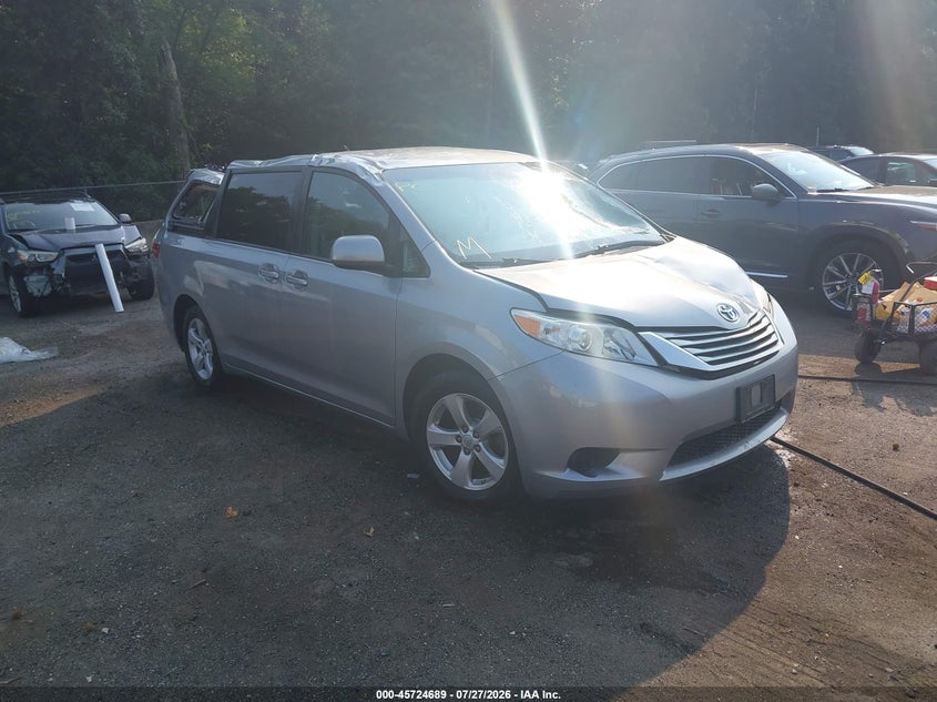 TOYOTA SIENNA