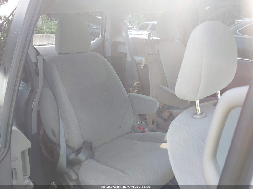 TOYOTA SIENNA - zdjęcie 8