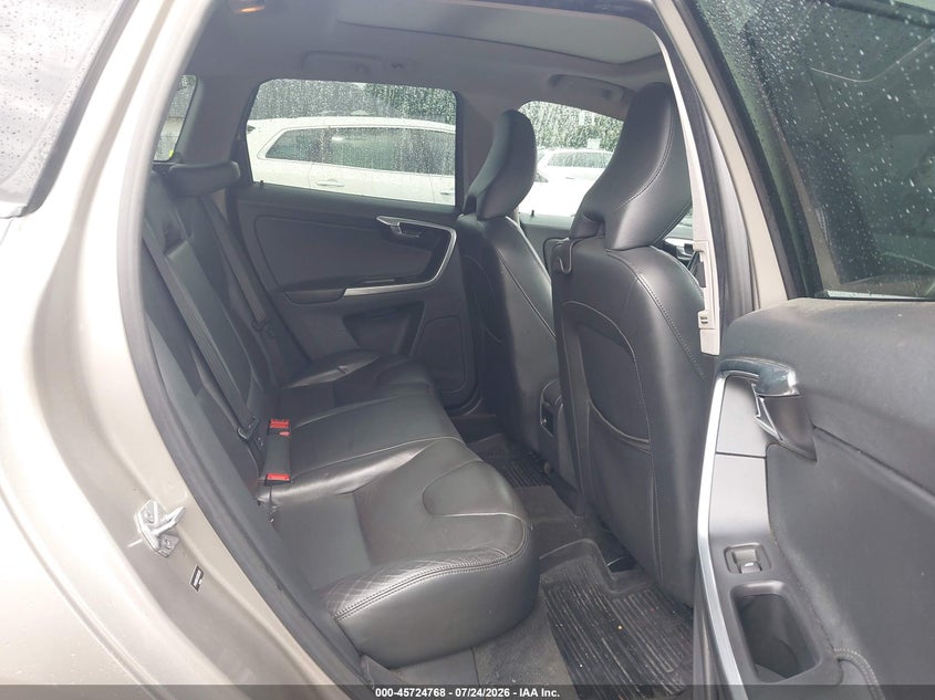 2016 VOLVO XC60 auction photo 8
