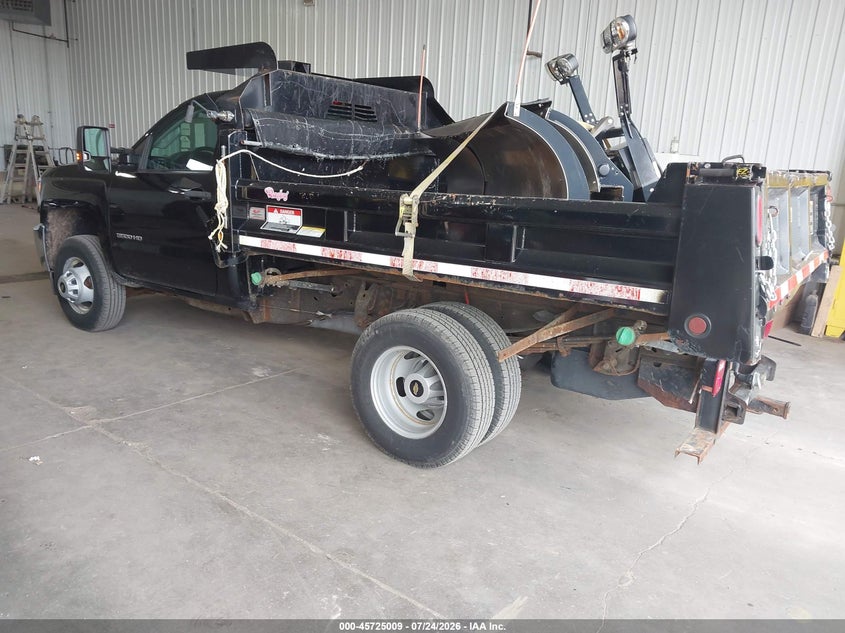 2015 CHEVROLET SILVERADO 3500HD CHASSIS auction photo 3