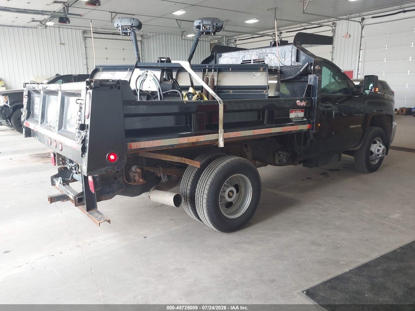 2015 CHEVROLET SILVERADO 3500HD CHASSIS auction photo 4