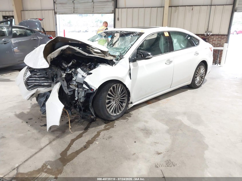 2017 TOYOTA AVALON auction photo 2