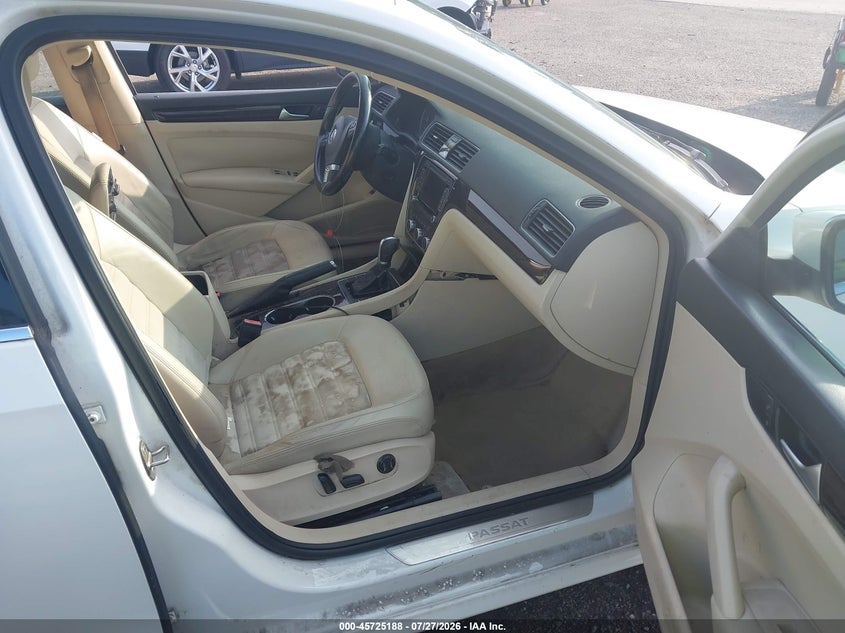 2015 VOLKSWAGEN PASSAT auction photo 5