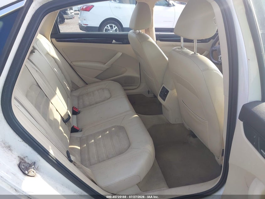 2015 VOLKSWAGEN PASSAT auction photo 8