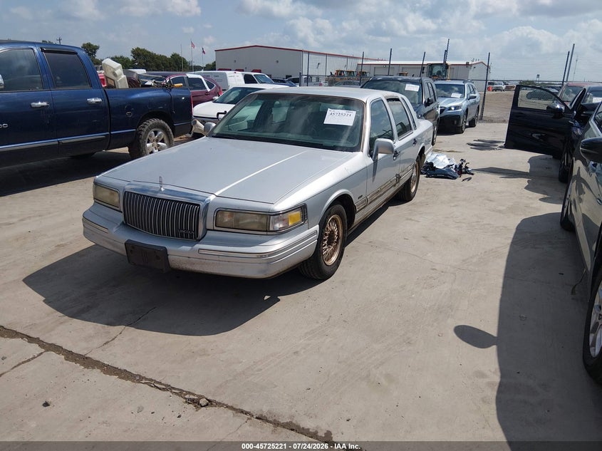 1995 LINCOLN TOWN CAR auction photo 2