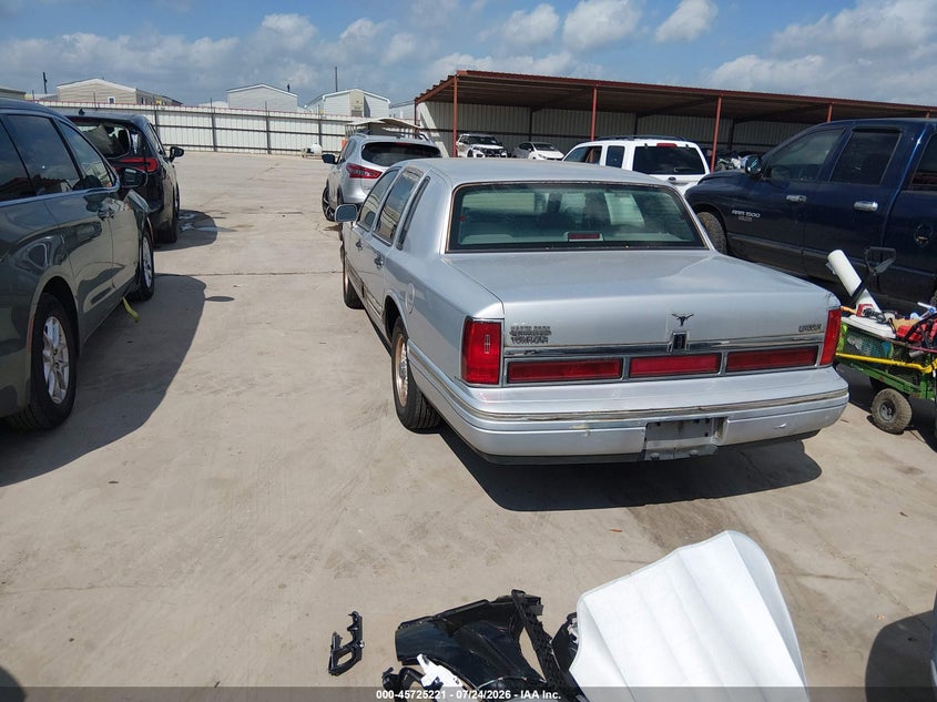 1995 LINCOLN TOWN CAR auction photo 3