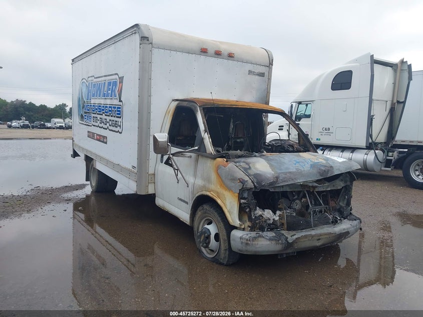2002 CHEVROLET EXPRESS COMMERCIAL CUTAWAY C7L
