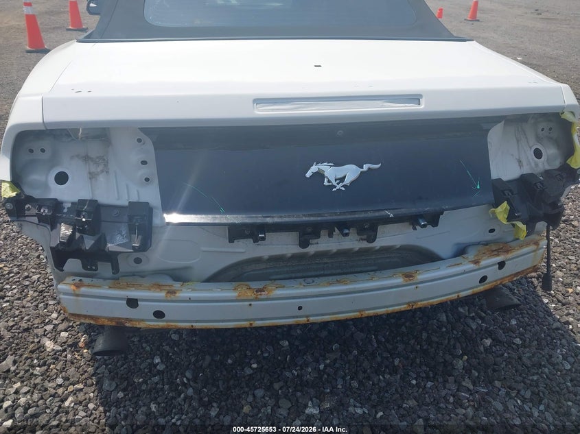 2017 FORD MUSTANG auction photo 6