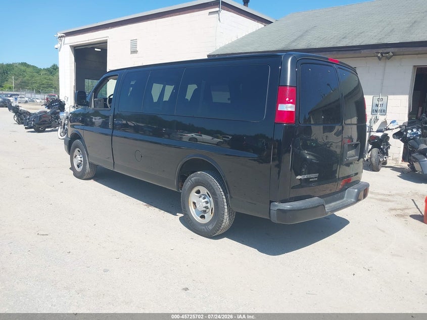 2015 CHEVROLET EXPRESS 2500 auction photo 3