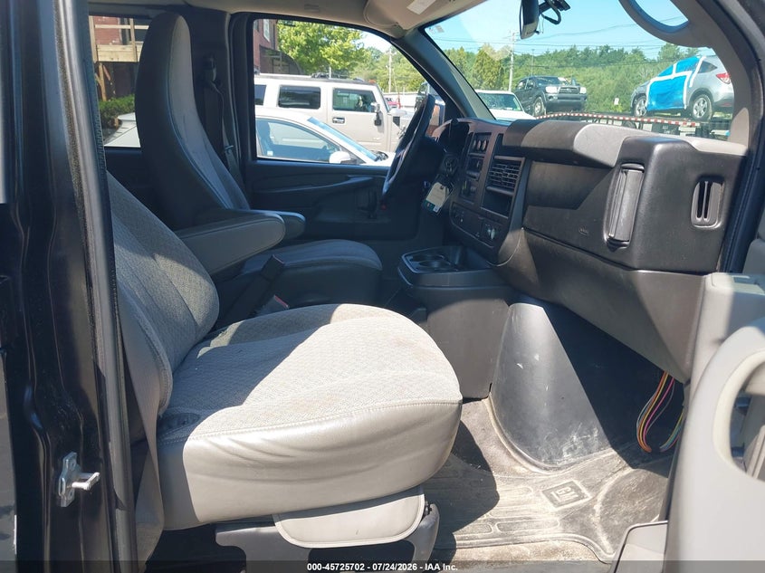 2015 CHEVROLET EXPRESS 2500 auction photo 5