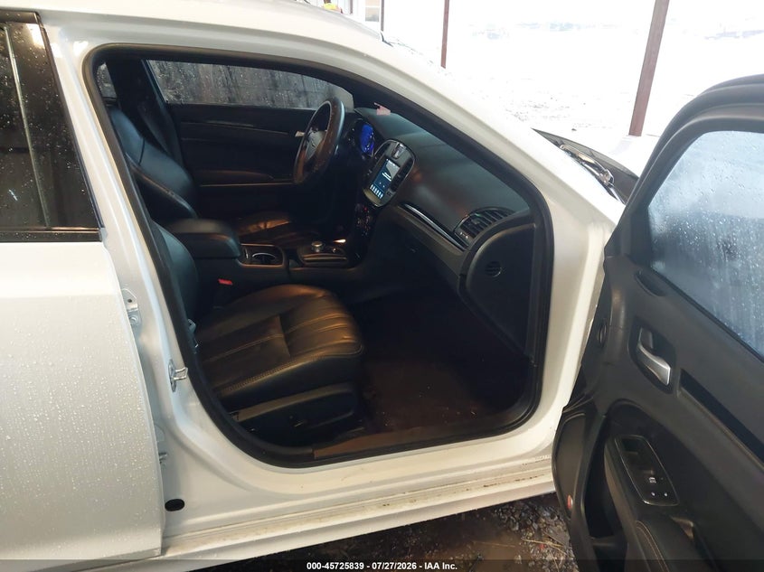 2017 CHRYSLER 300 auction photo 5