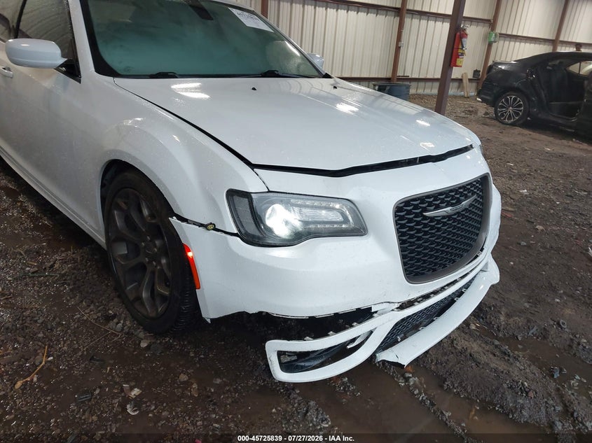 2017 CHRYSLER 300 auction photo 6