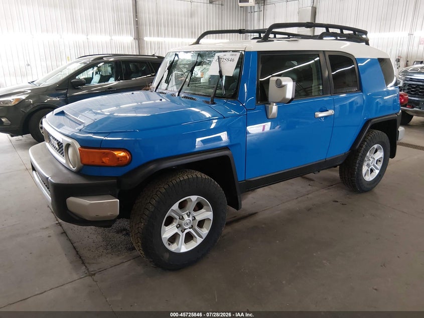 2008 TOYOTA FJ CRUISER auction photo 2