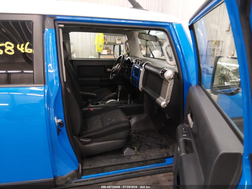 2008 TOYOTA FJ CRUISER auction photo 5