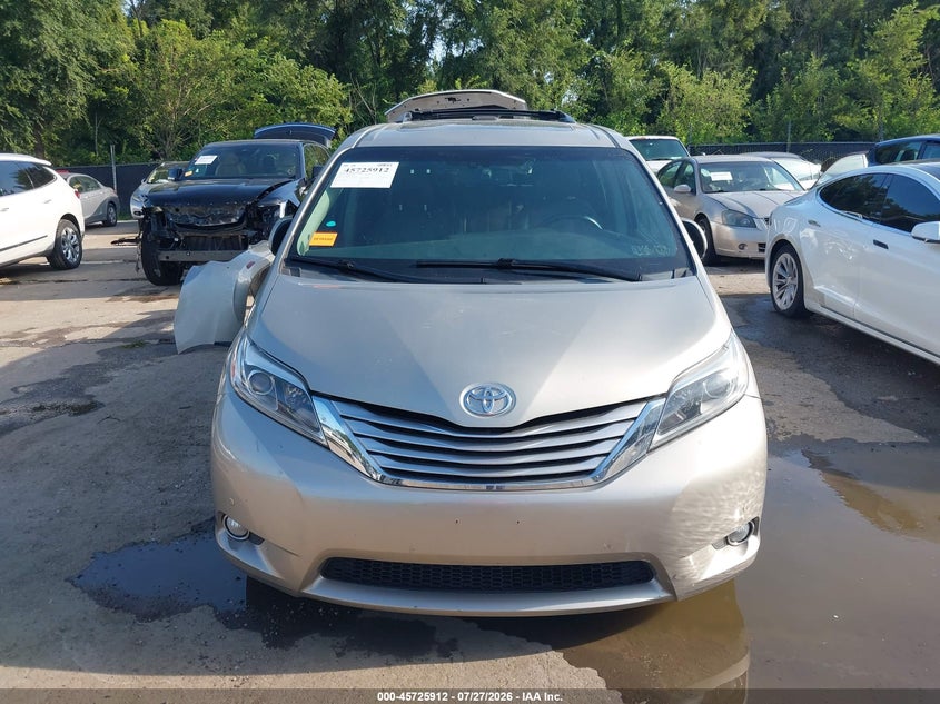 TOYOTA SIENNA - zdjęcie 13