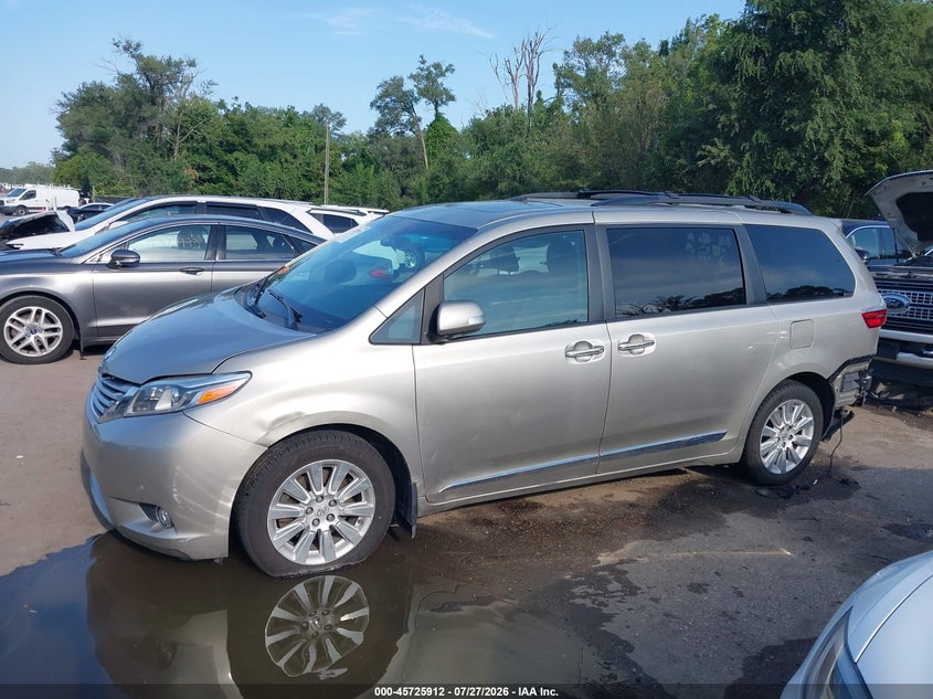 TOYOTA SIENNA - zdjęcie 15