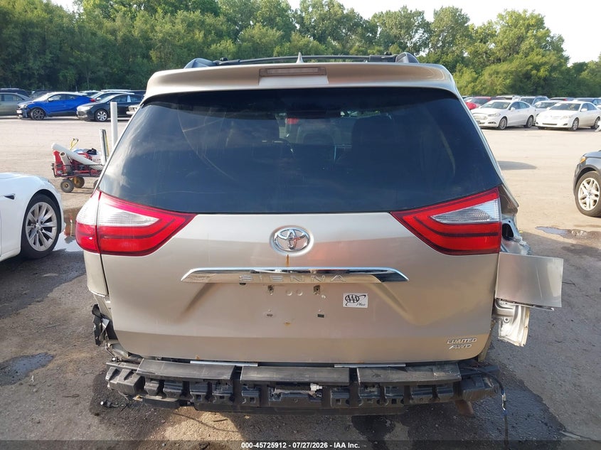 TOYOTA SIENNA - zdjęcie 17