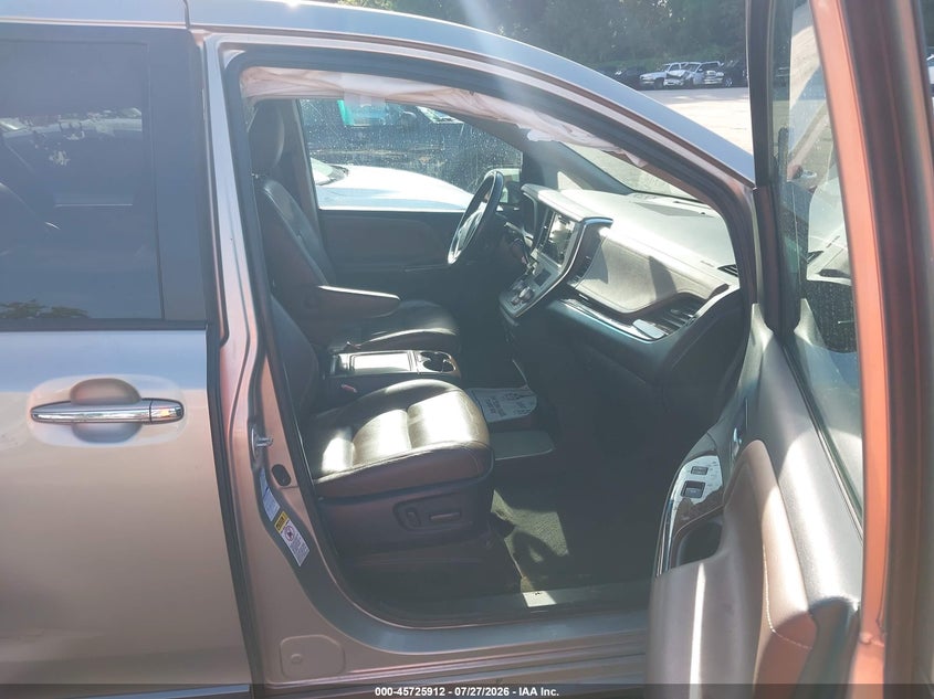 TOYOTA SIENNA - zdjęcie 5