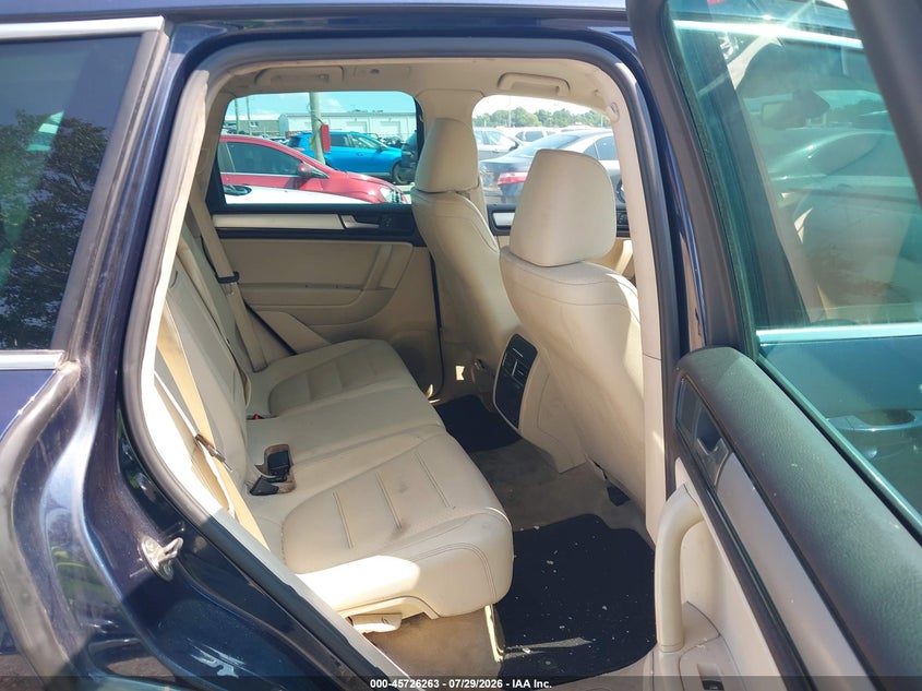 2012 VOLKSWAGEN TOUAREG auction photo 8