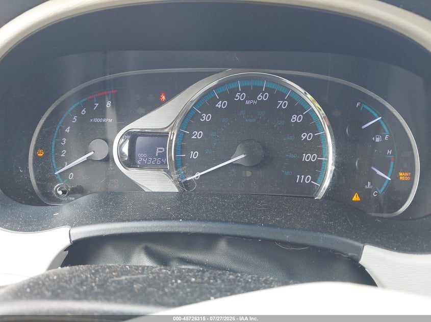 2011 TOYOTA SIENNA auction photo 7