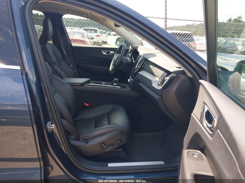 2023 VOLVO XC60 auction photo 5