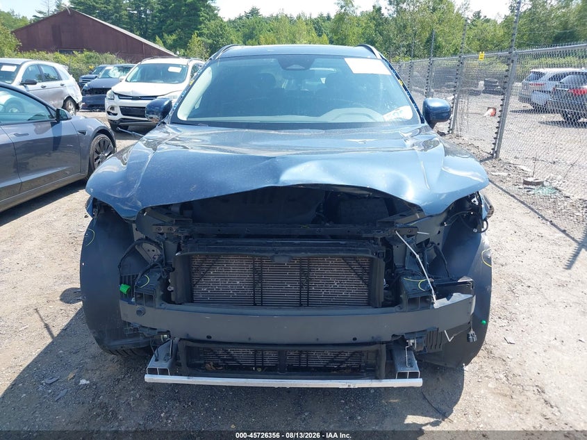 2023 VOLVO XC60 auction photo 6