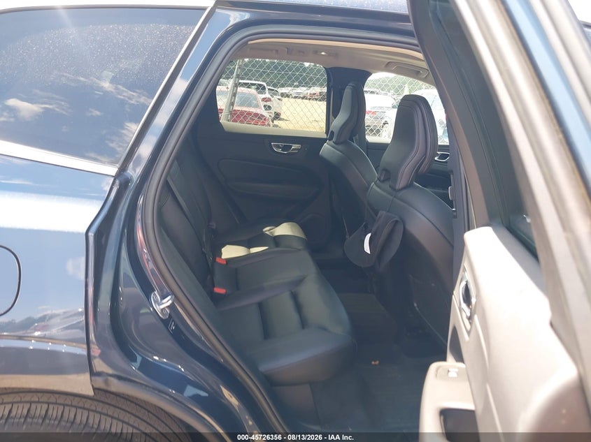 2023 VOLVO XC60 auction photo 8