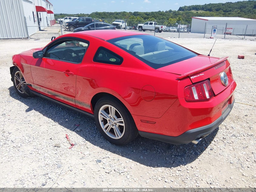 2012 FORD MUSTANG V6 · Фото 3