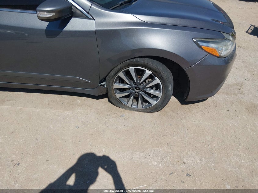2017 NISSAN ALTIMA auction photo 6